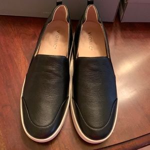 Vionic, Penelope, black, leather size 10.   ms